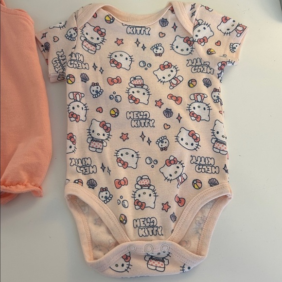 Hello Kitty Sanrio 2 pc. Bundle Jumpsuit & Bodysuit Size 6 months - Picture 4 of 7